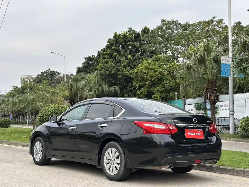 NISSAN TEANA 2018