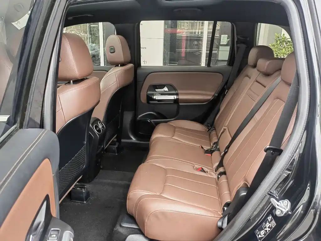 MERCEDES BENZ GLB 2023