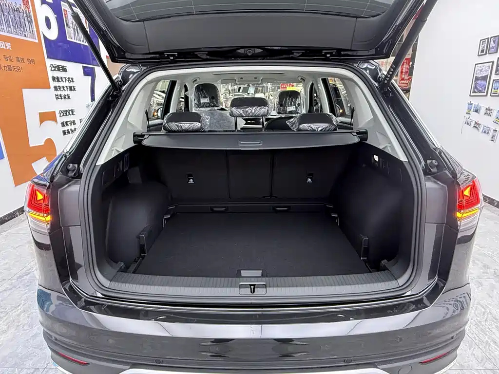 VOLKSWAGEN TAYRON 2025