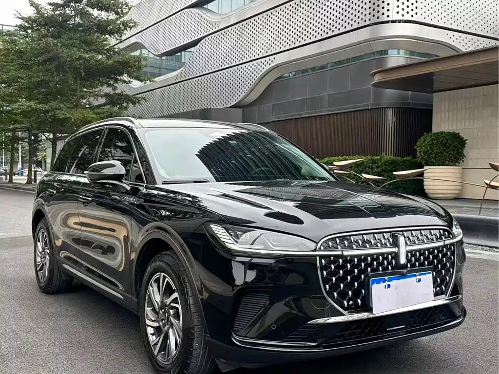 LINCOLN ADVENTURER 2023