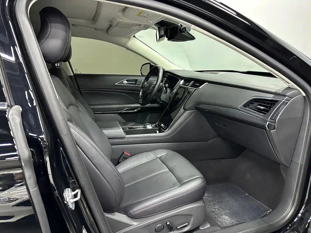 FORD TAURUS 2019
