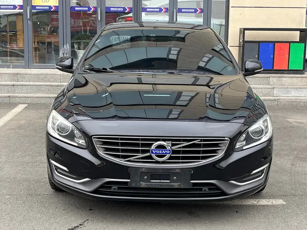 VOLVO S60 2015