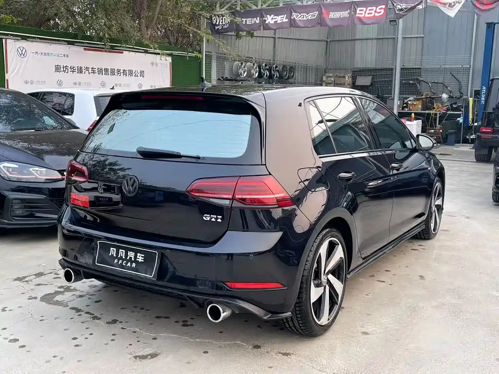 VOLKSWAGEN GOLF GTI 2019