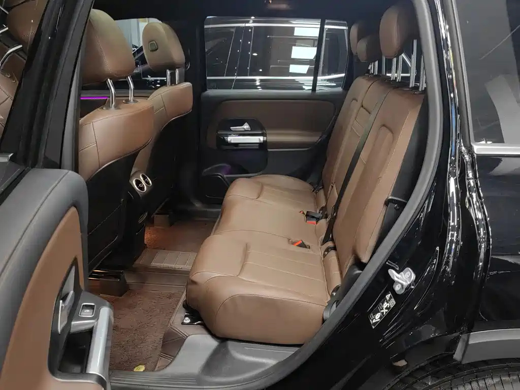 MERCEDES BENZ GLB 2024
