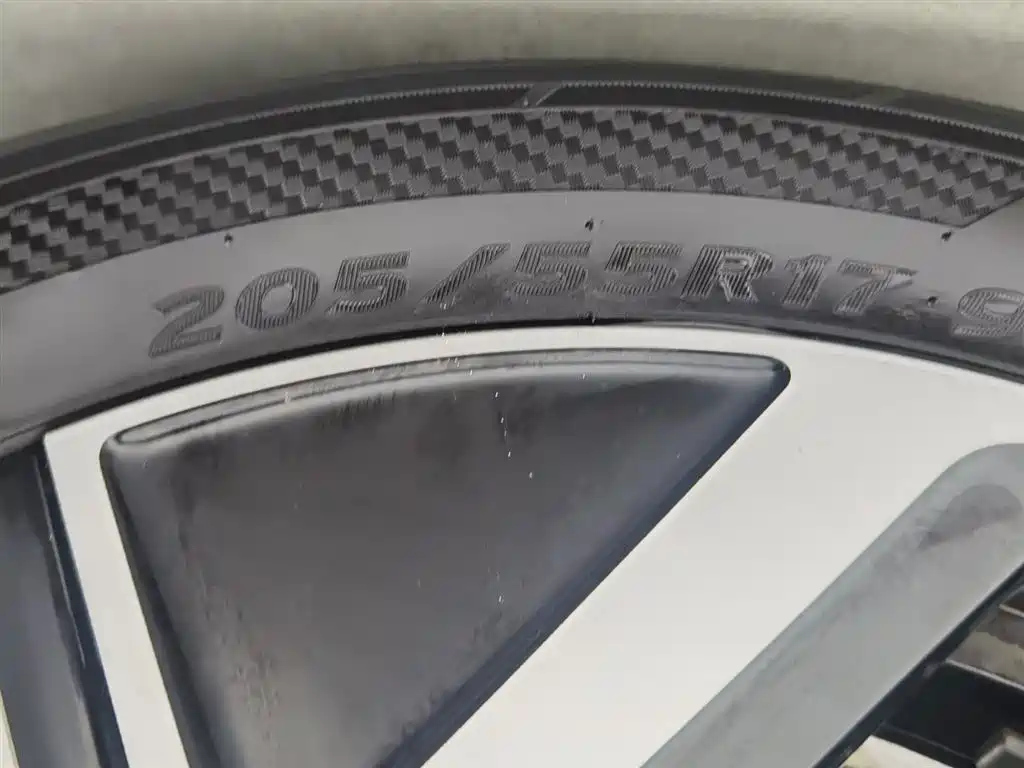 VOLKSWAGEN SAGITAR 2022
