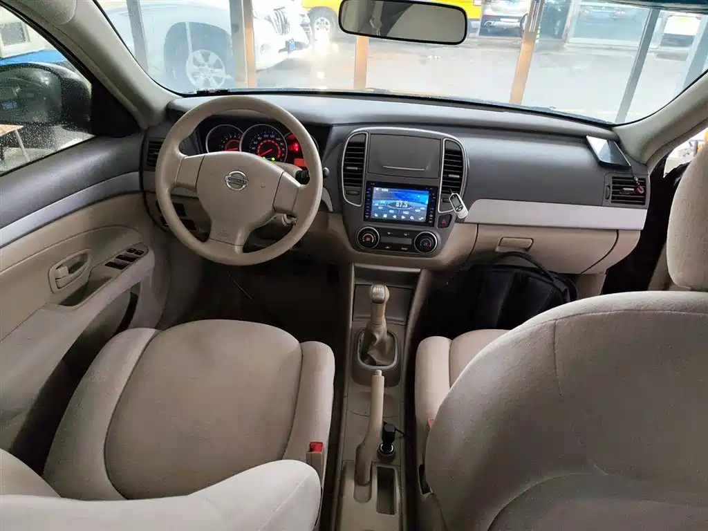 NISSAN SYLPHY 2012
