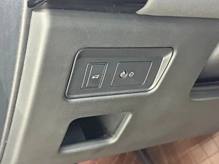 LAND ROVER DISCOVERY  2019 YEAR 2.0T SE 2019