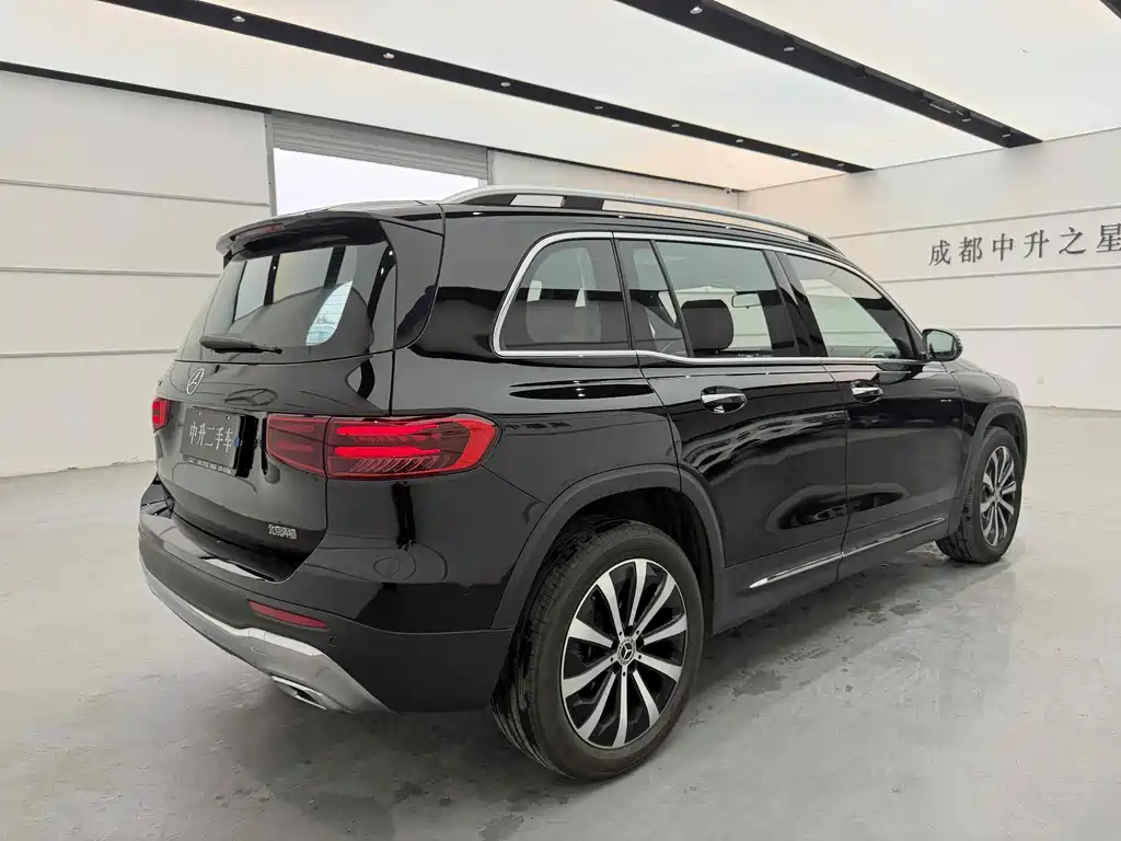 MERCEDES BENZ GLB 2025