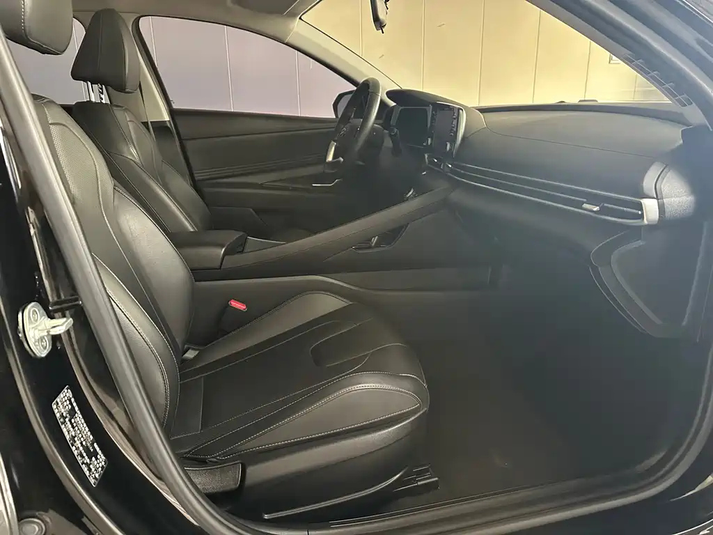 HYUNDAI ELANTRA 2022