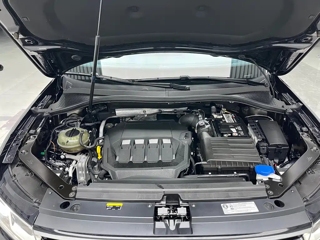 VOLKSWAGEN TIGUAN L 2022