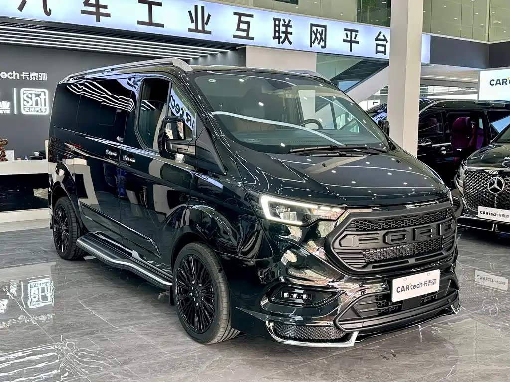 FORD TOUREO 2024