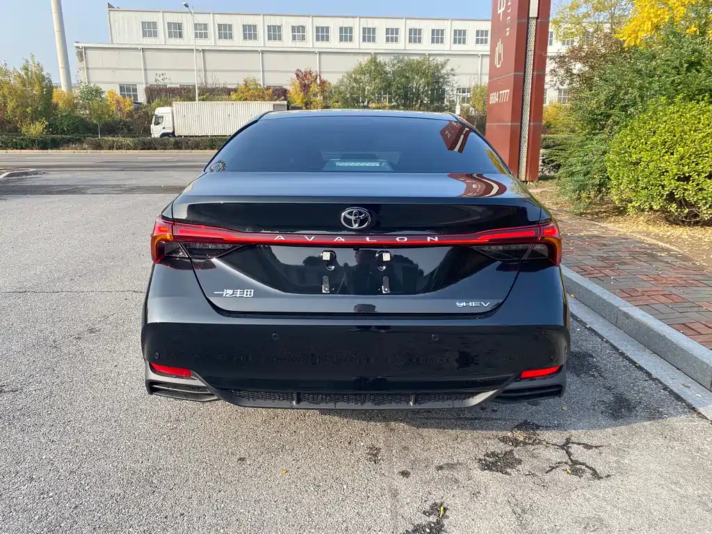 TOYOTA AVALON 2025