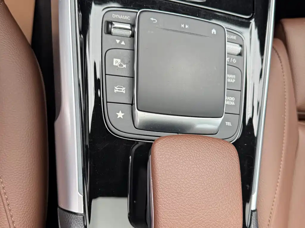 MERCEDES BENZ GLB 2021