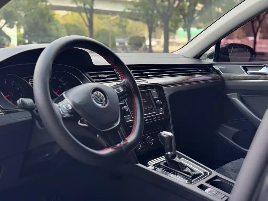 VOLKSWAGEN MAGOTAN 2017