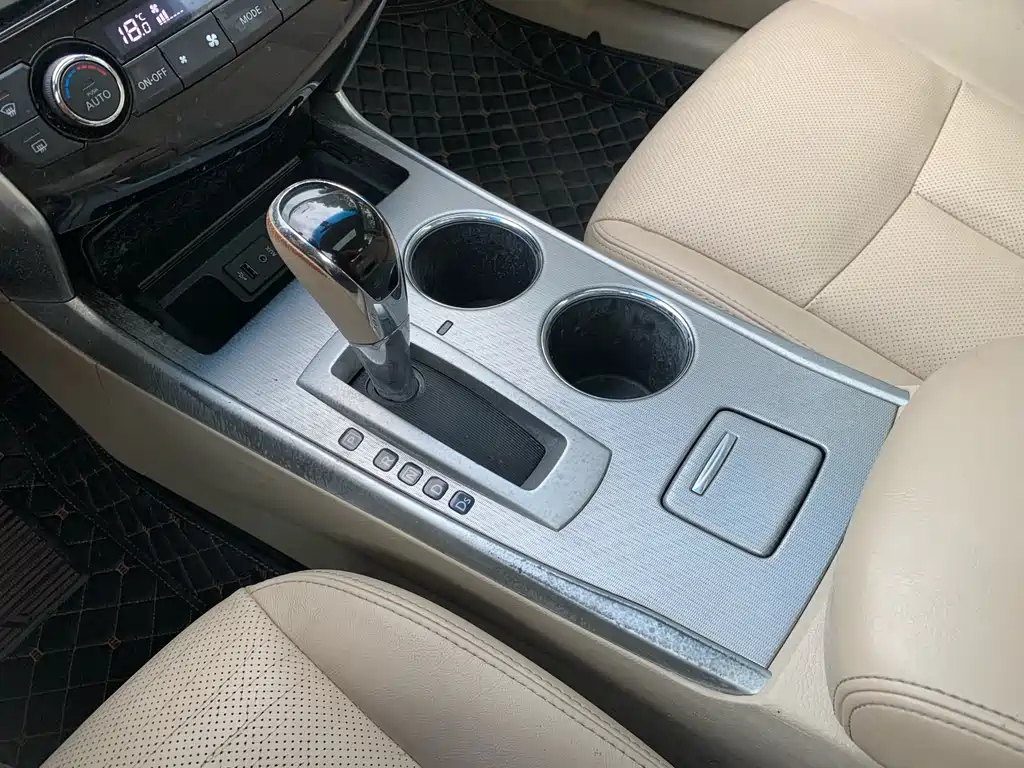 NISSAN TEANA 2016