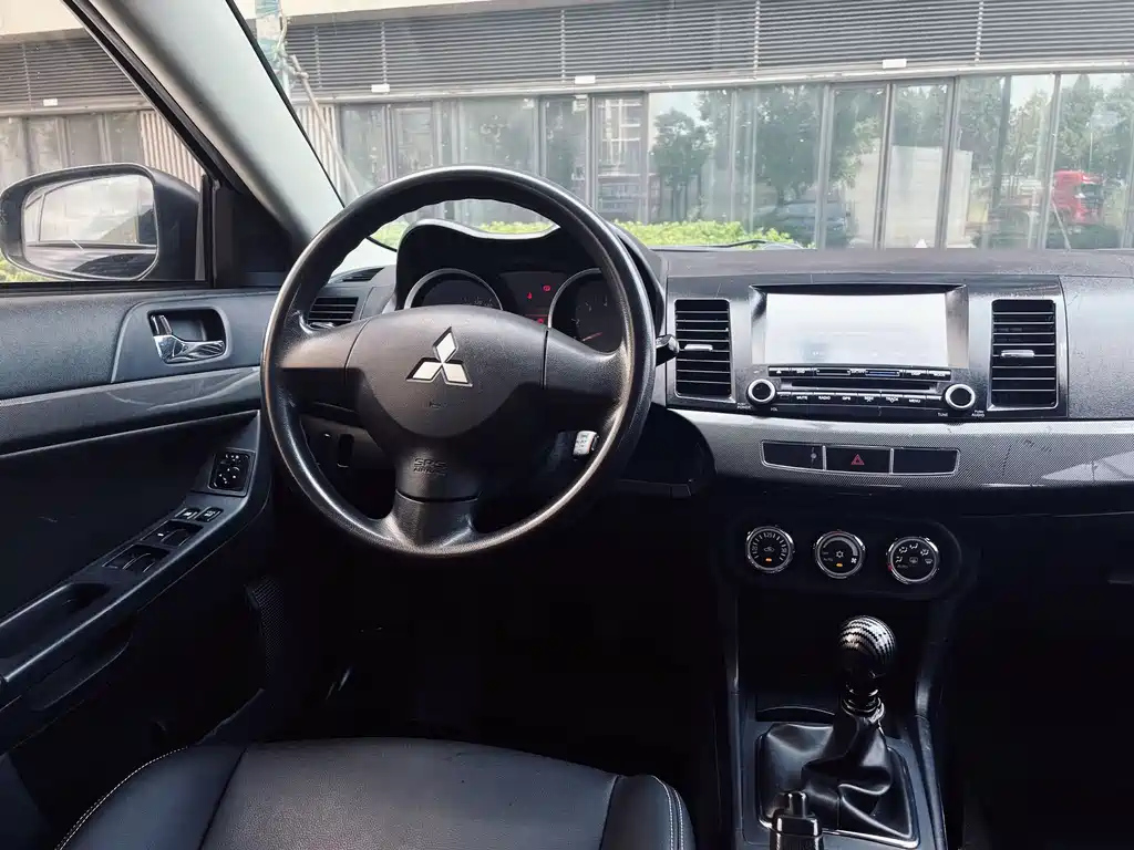MITSUBISHI LANCER EX 2014