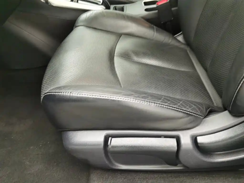 NISSAN SYLPHY 2019
