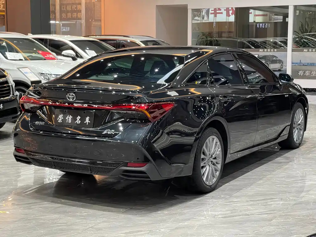 TOYOTA AVALON 2025