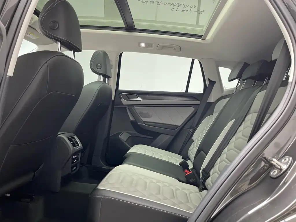 VOLKSWAGEN TAYRON 2025