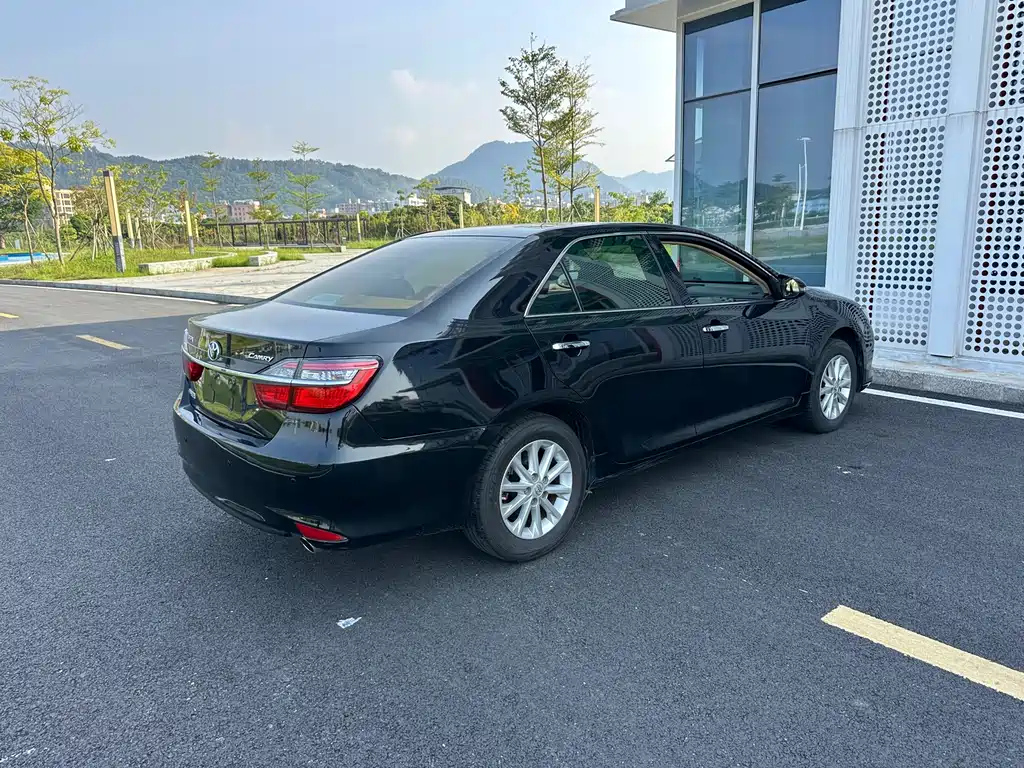 TOYOTA CAMRY 2017