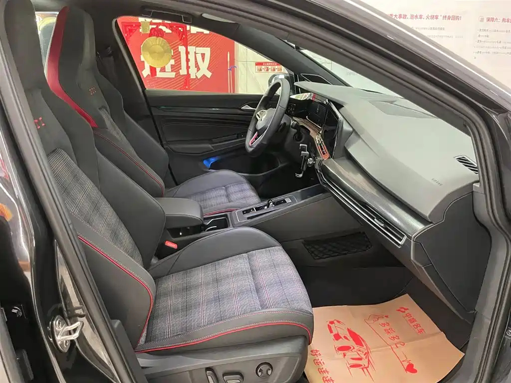 VOLKSWAGEN GOLF GTI 2021