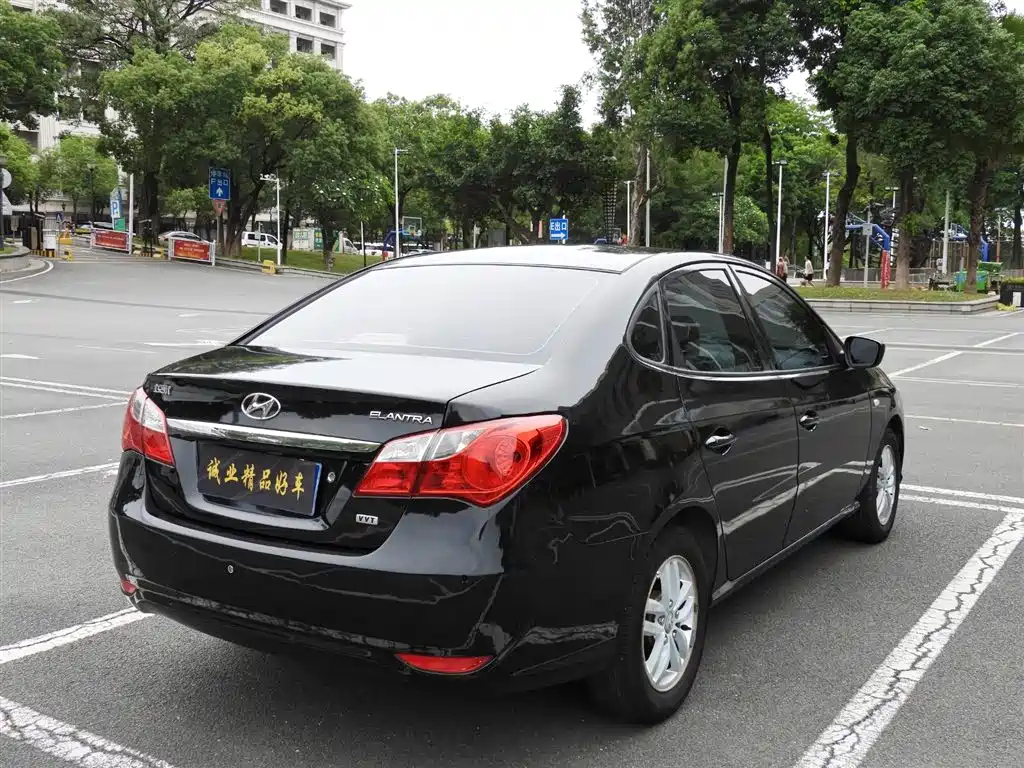 HYUNDAI CELESTA 2011