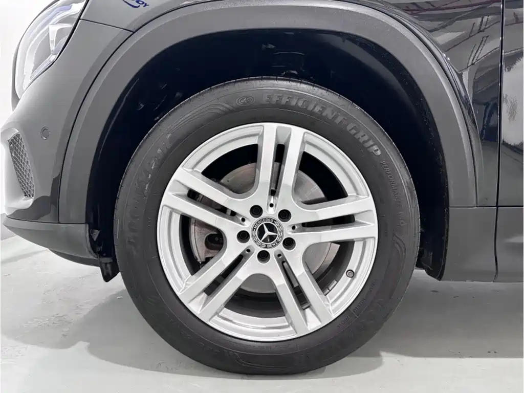 MERCEDES BENZ GLB 2023