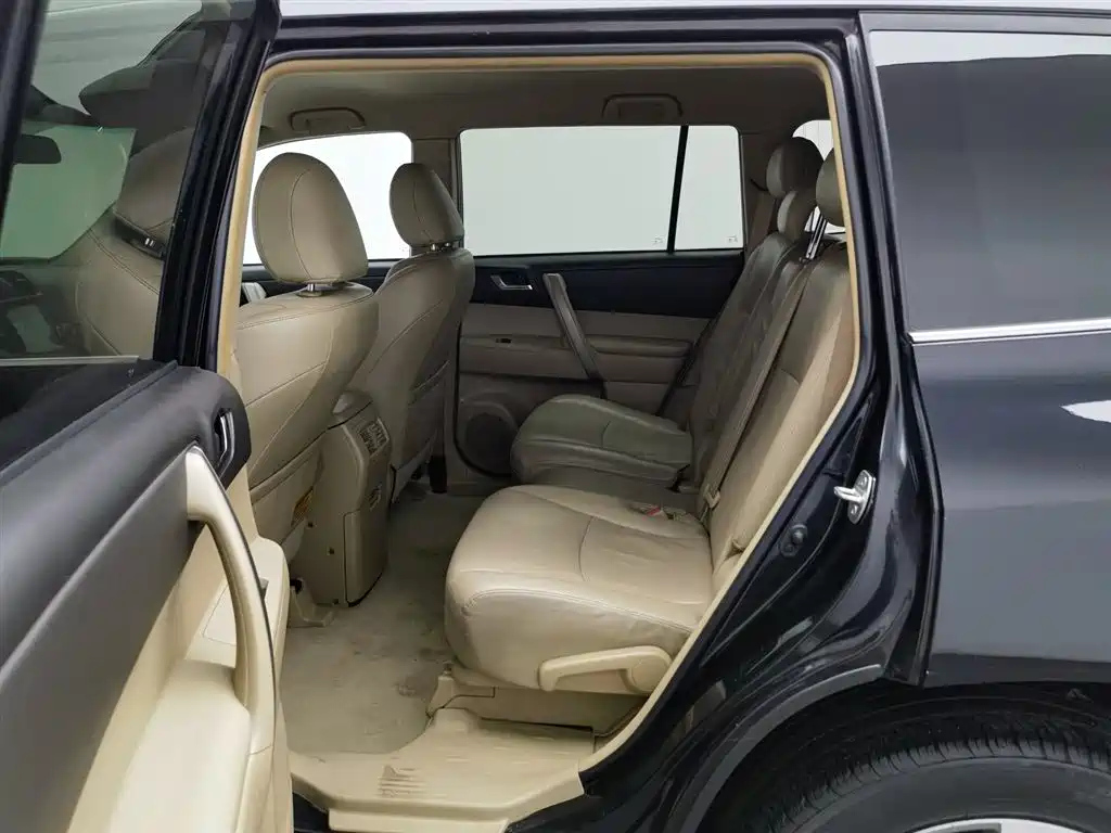 TOYOTA HIGHLANDER 2013