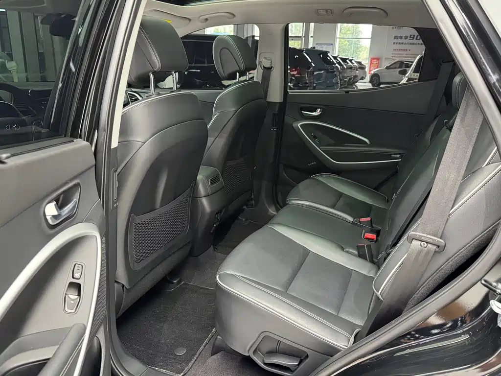 HYUNDAI SANTAFE 2017