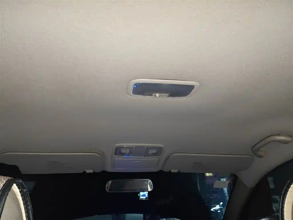 HYUNDAI CELESTA 2011