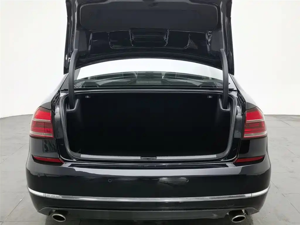 VOLKSWAGEN PASSAT 2018
