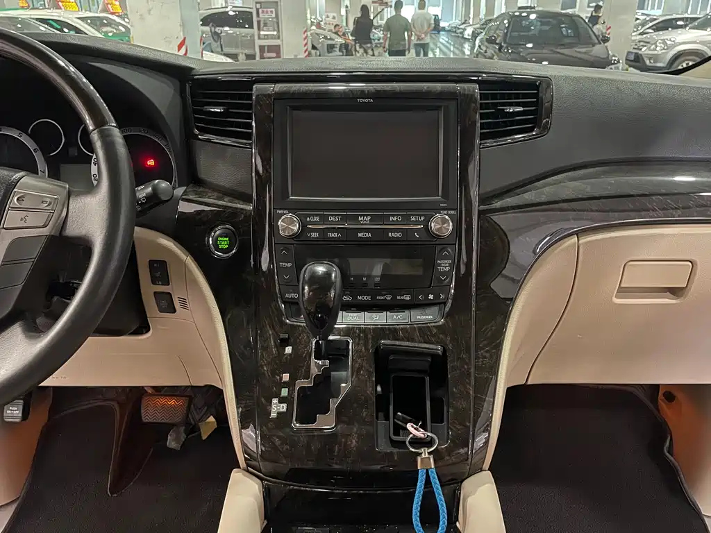TOYOTA ALPHARD 2012