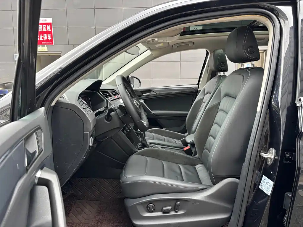 VOLKSWAGEN TIGUAN L 2021