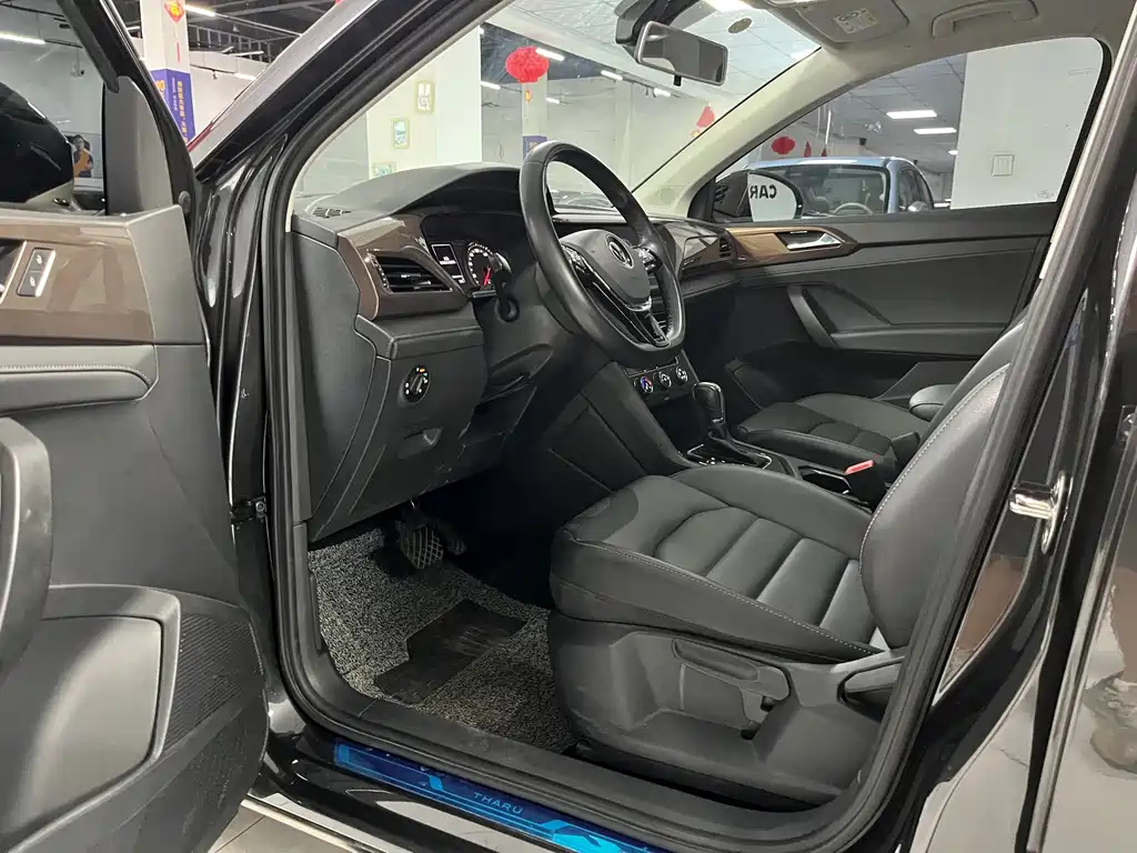 VOLKSWAGEN THARU 2021