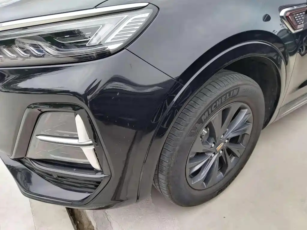 HONGQI HS5 2023
