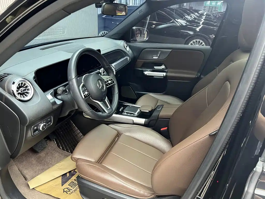 MERCEDES BENZ GLB 2023