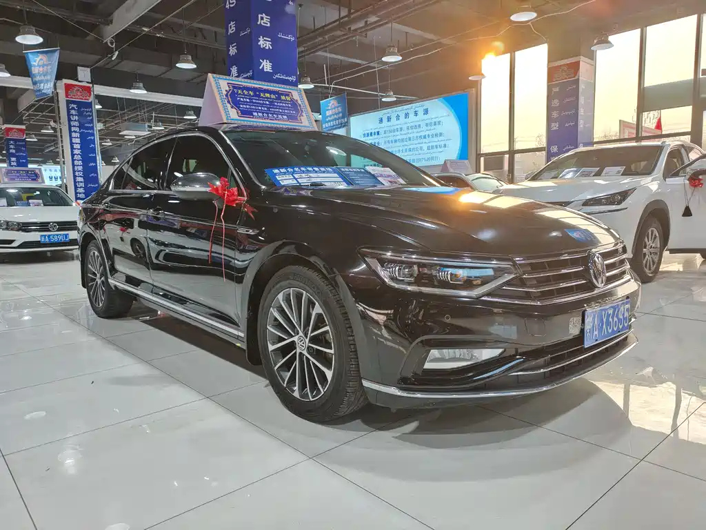 VOLKSWAGEN MAGOTAN 2020