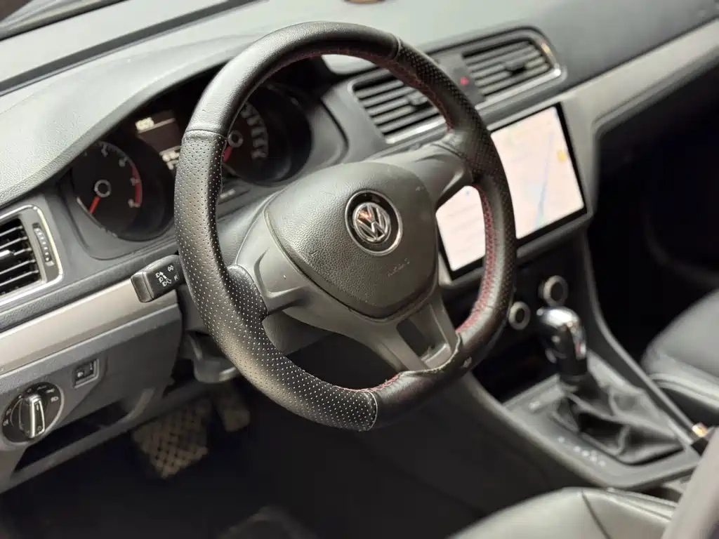 VOLKSWAGEN LAVIDA 2018