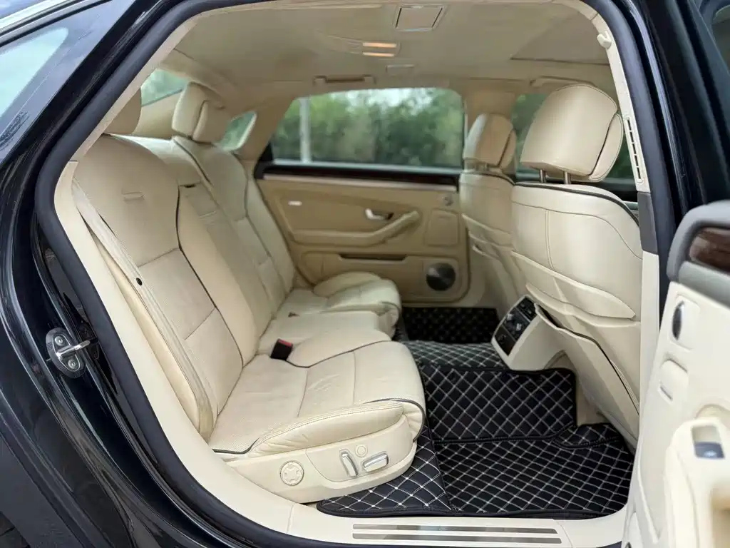 AUDI A8 2011