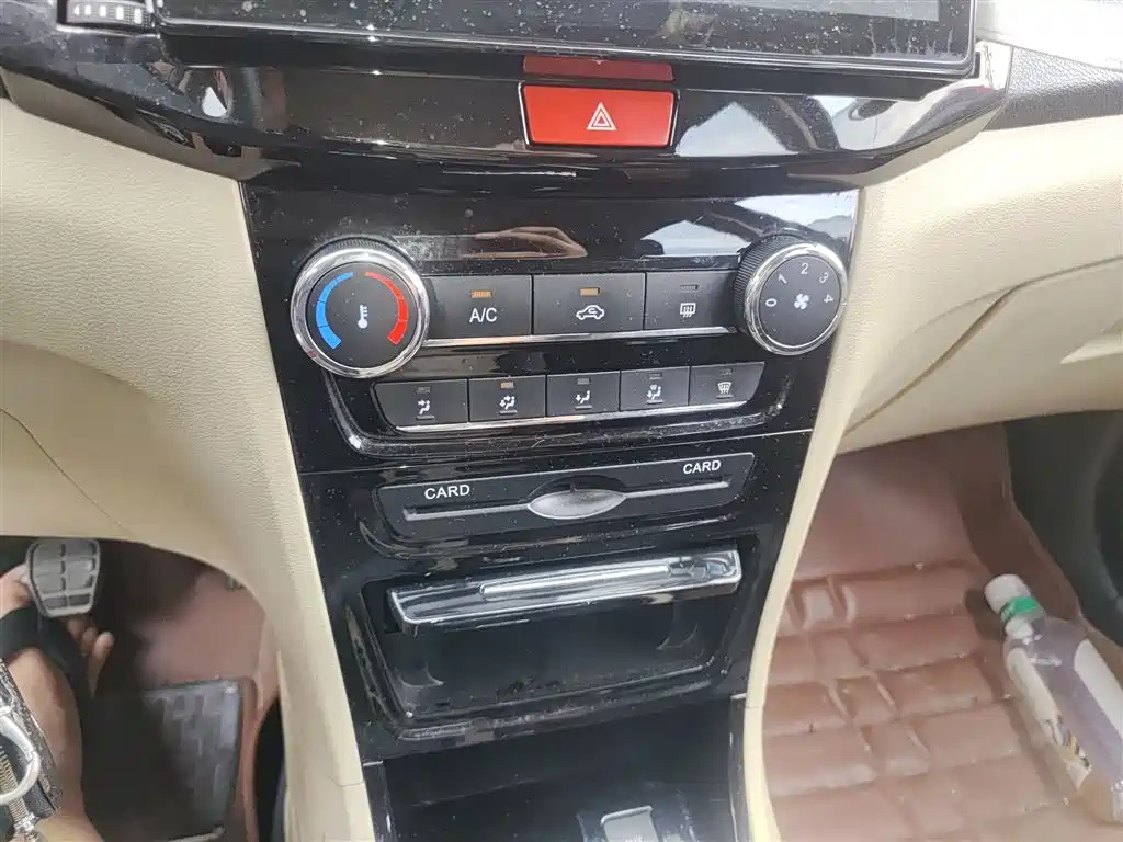 CHERY E3 2015