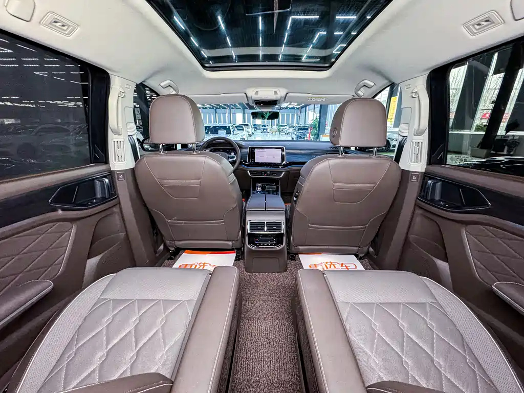 VOLKSWAGEN VILORAN 2024