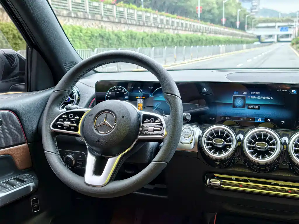 MERCEDES BENZ GLB 2022