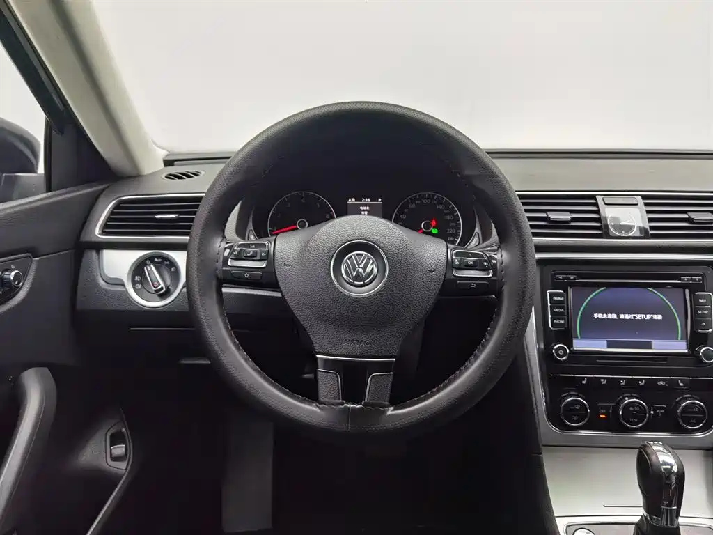VOLKSWAGEN PASSAT 2016