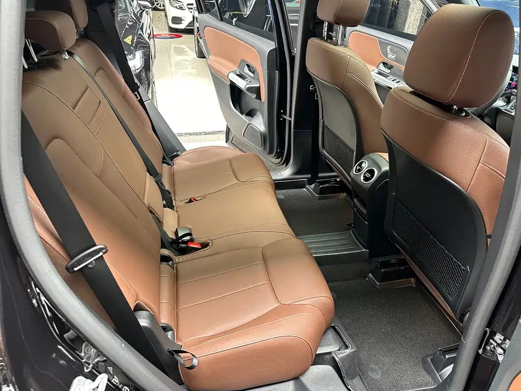 MERCEDES BENZ GLB 2025