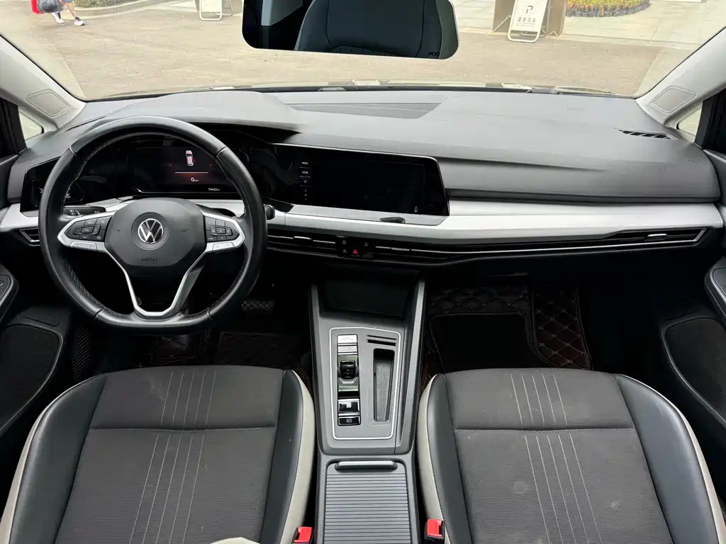 VOLKSWAGEN GOLF 2021