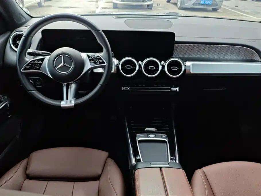 MERCEDES BENZ GLB 2024