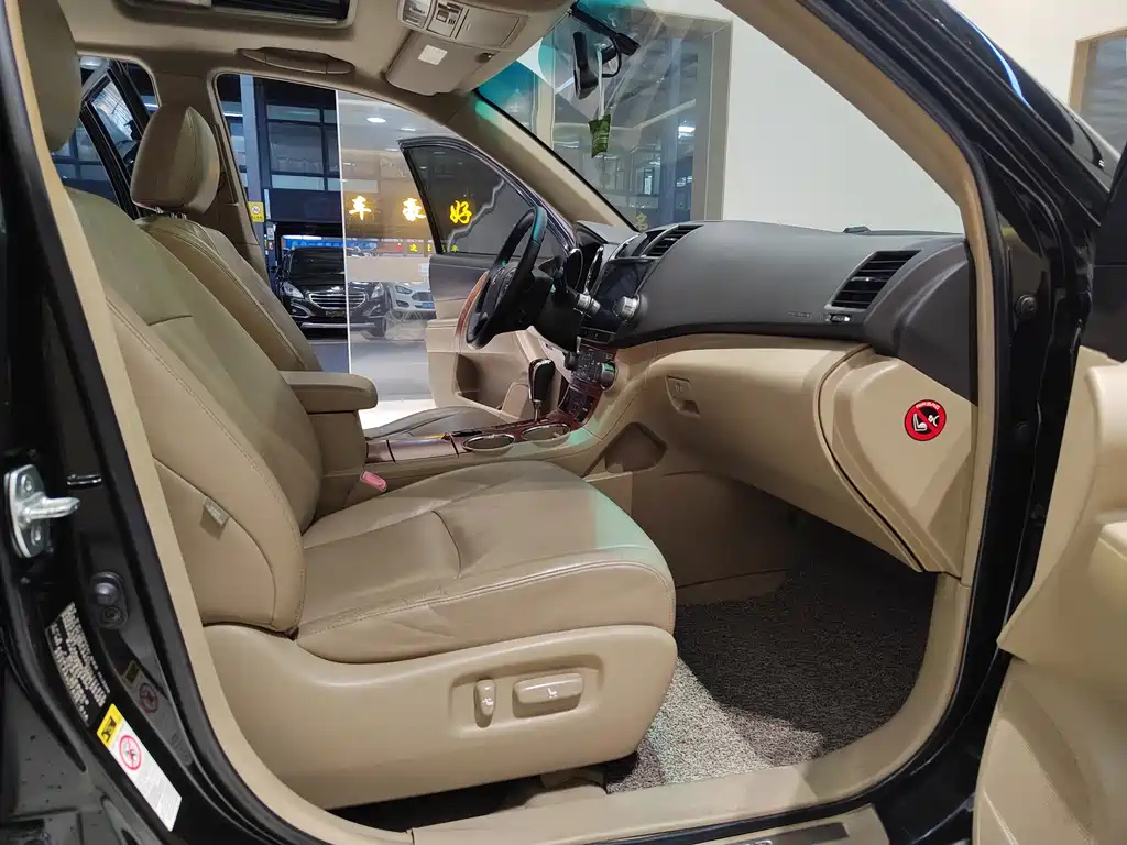 TOYOTA HIGHLANDER 2012