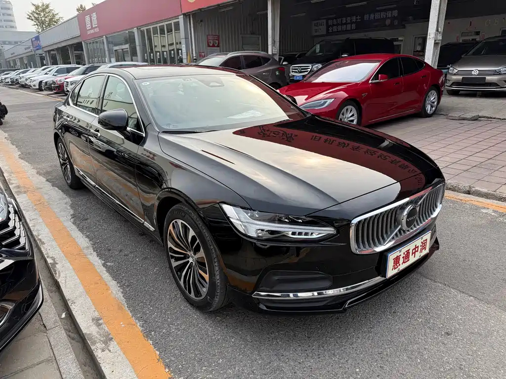 VOLVO S90 2022
