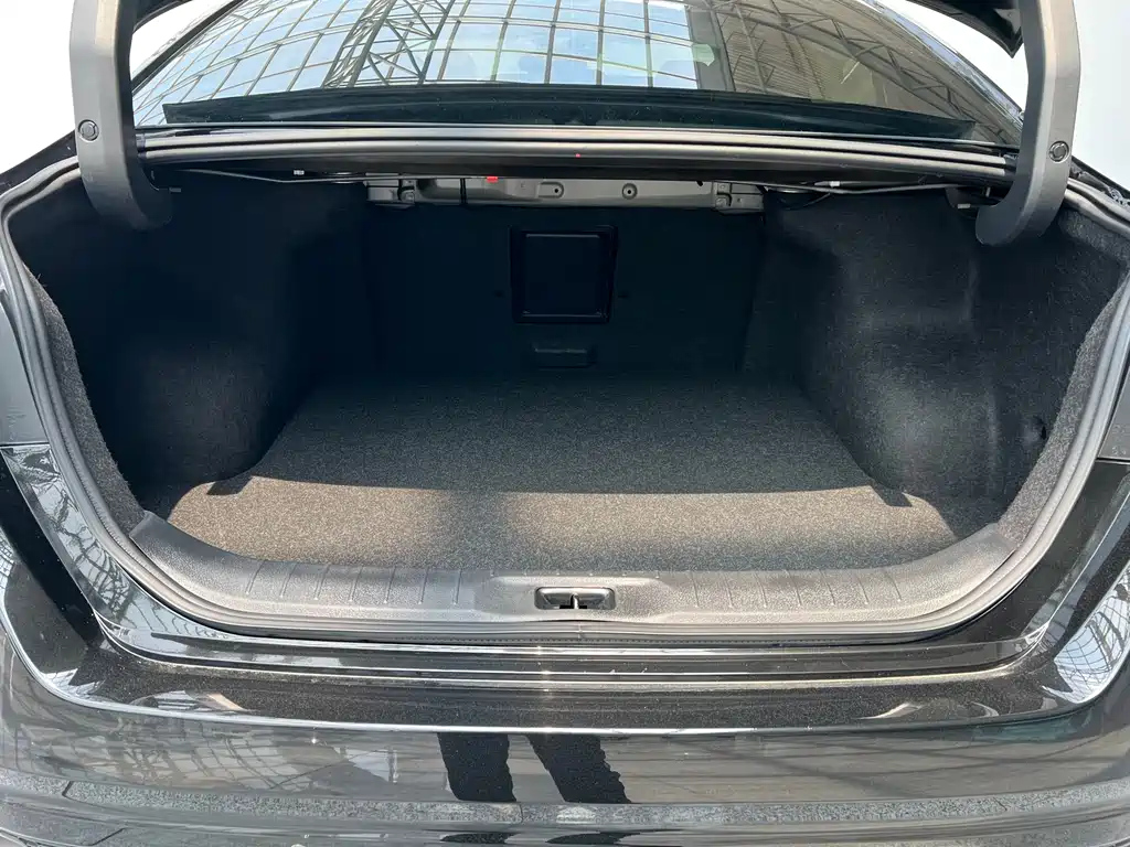 NISSAN TEANA 2022