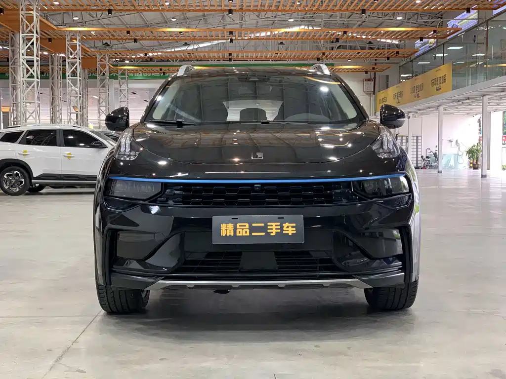 LYNK&CO 01 2021